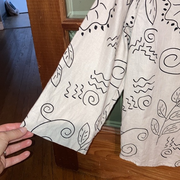 Allyson whitmore beige floral button up shirt. - Picture 2 of 5